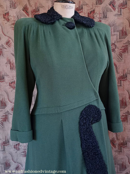 Vintage 1940s Green Wool Asymmetrical Astrakhan Trim Coat UK L