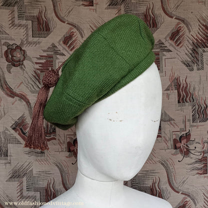 Vintage 1950s Green Wool Beret Brown Tassel 40s