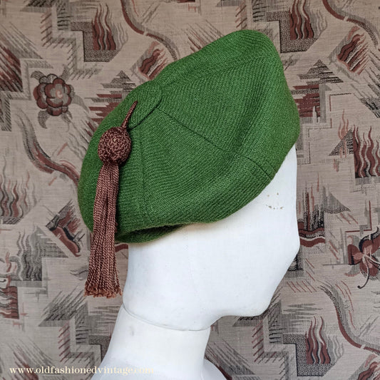 Vintage 1950s Green Wool Beret Brown Tassel 40s