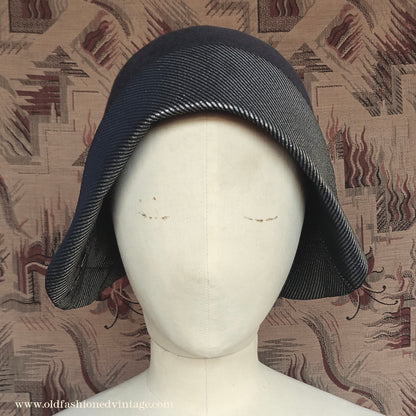 Vintage 1920s 1930s Grey Felt Hat Silver Trim Cloche