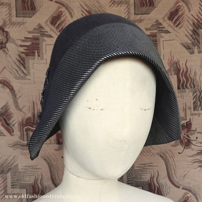 Vintage 1920s 1930s Grey Felt Hat Silver Trim Cloche