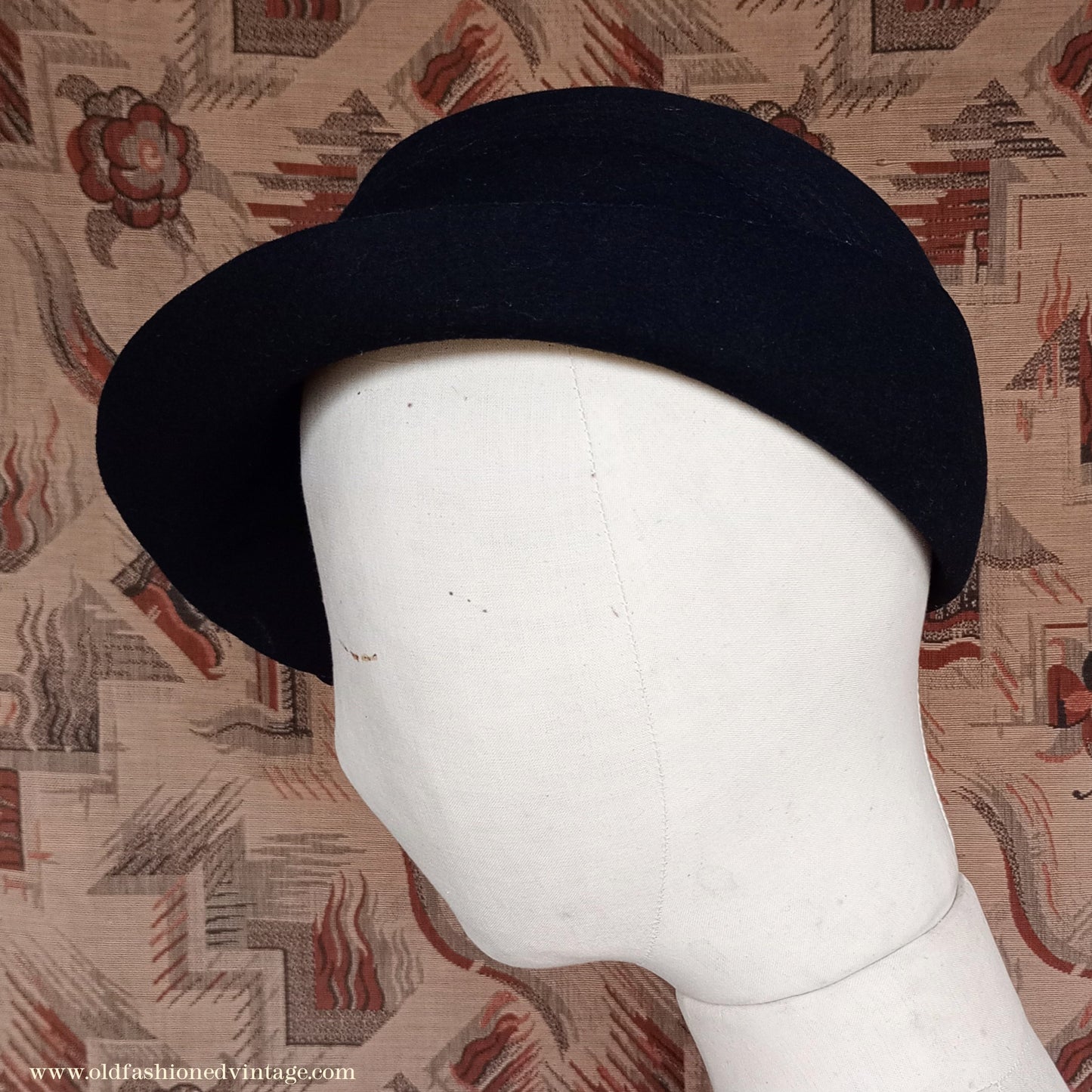 Vintage 1930s 1940s Black Felt Hat Green Suede Trim Brass Tone Hat Pin