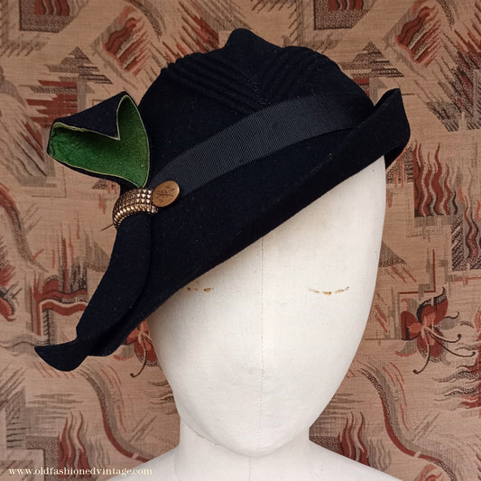 Vintage 1930s 1940s Black Felt Hat Green Suede Trim Brass Tone Hat Pin