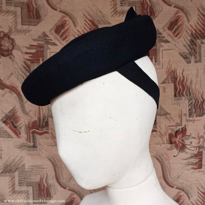 Vintage 1940s Black Felt Hat Perch Tilt Brimmed Beret Topper