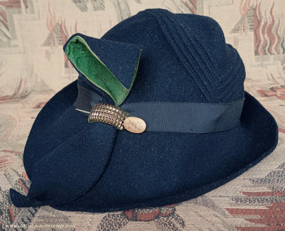 Vintage 1930s 1940s Black Felt Hat Green Suede Trim Brass Tone Hat Pin