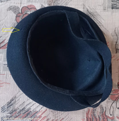 Vintage 1940s Black Felt Hat Perch Tilt Brimmed Beret Topper