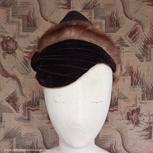 Wonderful Vintage 1930s 1940s Brown Felt Hat Cone Toque Velvet & Fur Trim