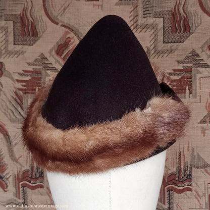 Wonderful Vintage 1930s 1940s Brown Felt Hat Cone Toque Velvet & Fur Trim