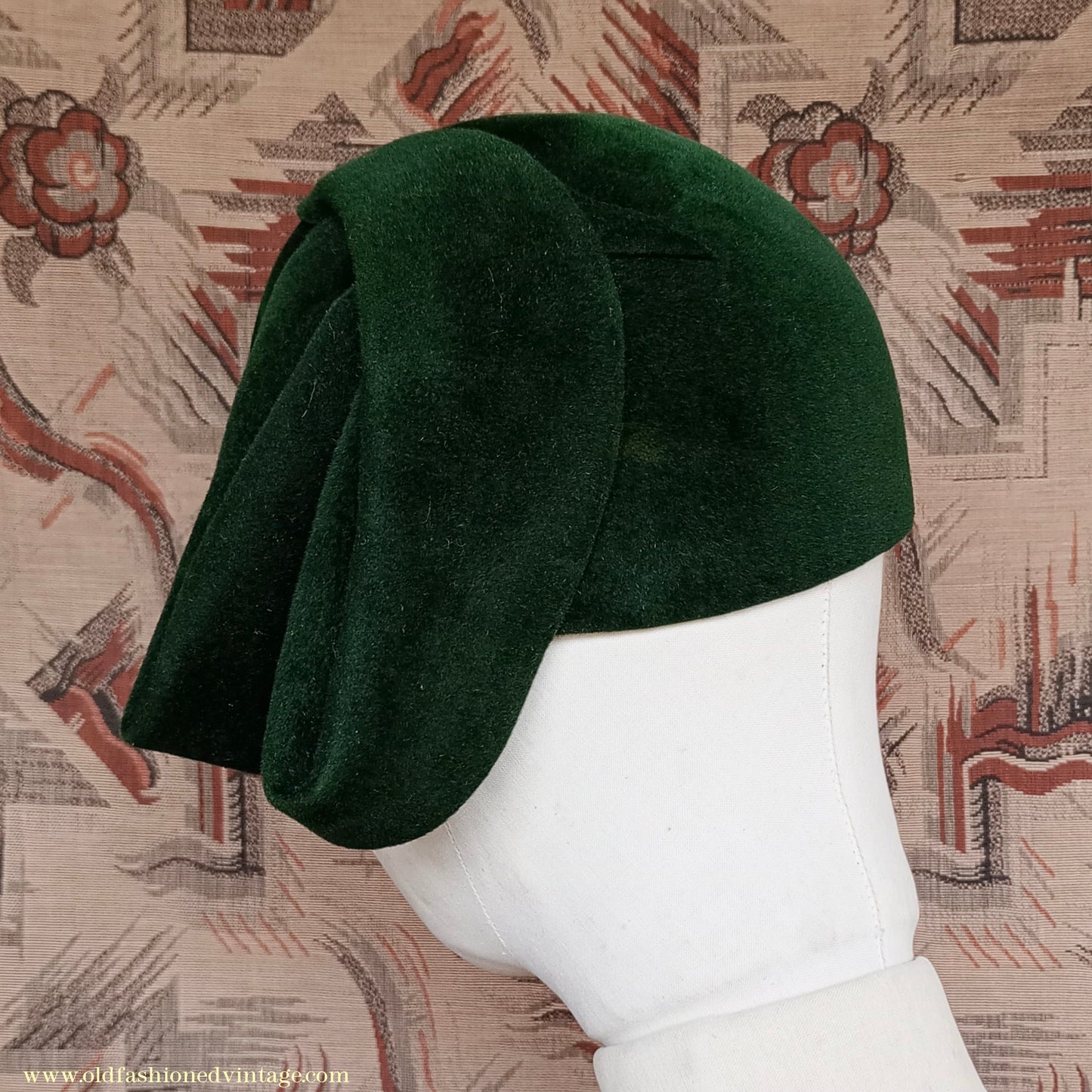 Vintage 1930s Green Felt Hat Asymmetrical Deco Cloche Reslaw