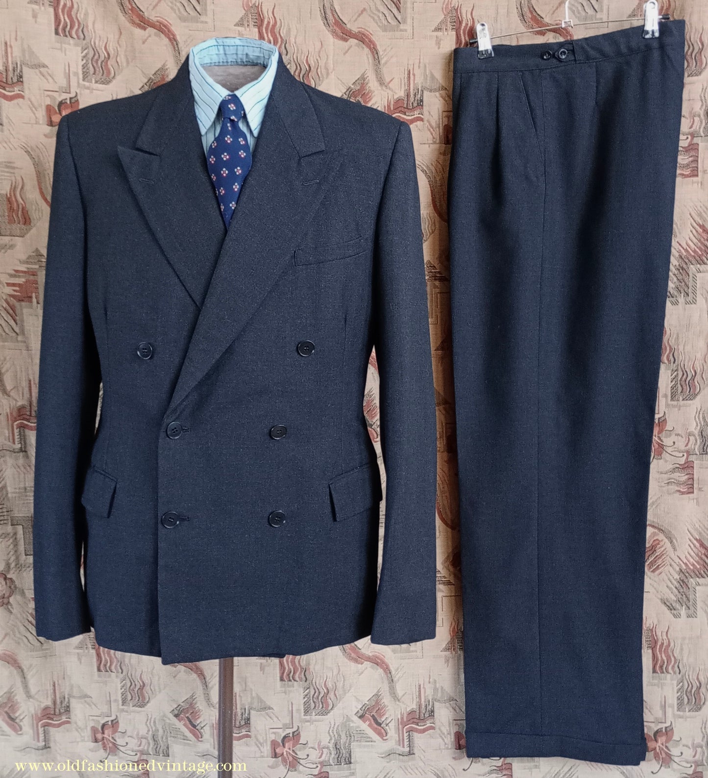 Vintage Mens 1950s Burtons Double Breasted Suit Charcoal Grey Flannel 40" Long