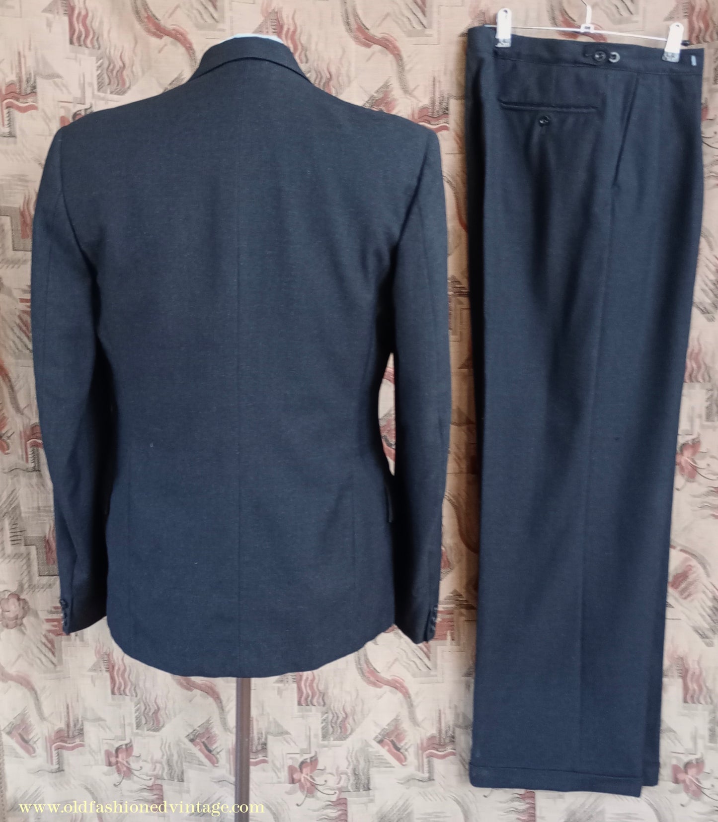 Vintage Mens 1950s Burtons Double Breasted Suit Charcoal Grey Flannel 40" Long