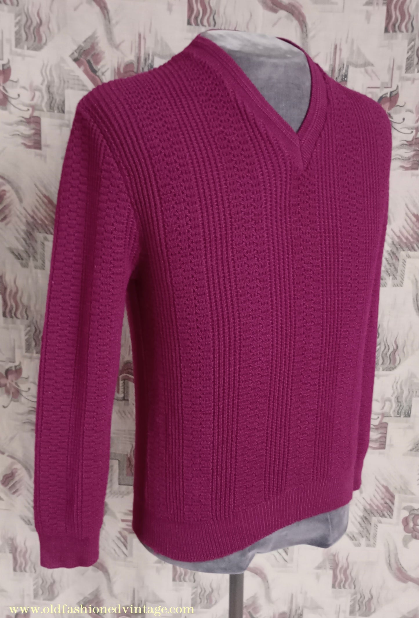 Vintage Mens 1960s Unworn V Neck Pullover Sweater Claret Red Fancy Rib Stitch S