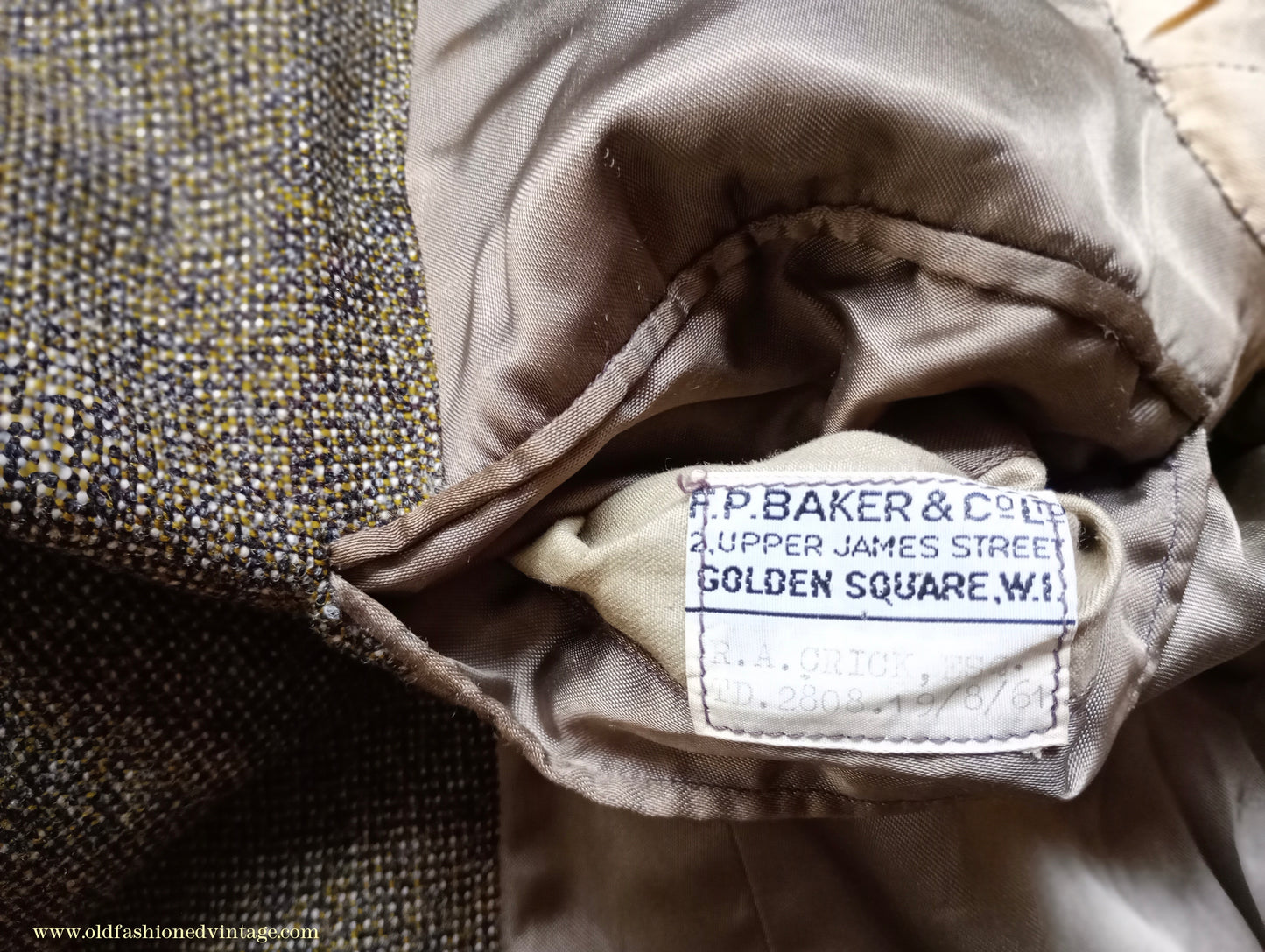 Vintage Mens Early 1960s London Bespoke Tailored Tweed Suit Olive Green Wool 2 Piece 38" Long
