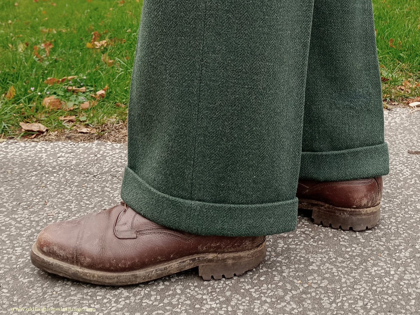 Vintage Mens 1940s CC41 Green Tweed Suit 2 Piece Single Breasted Herringbone Wool 37" 38"