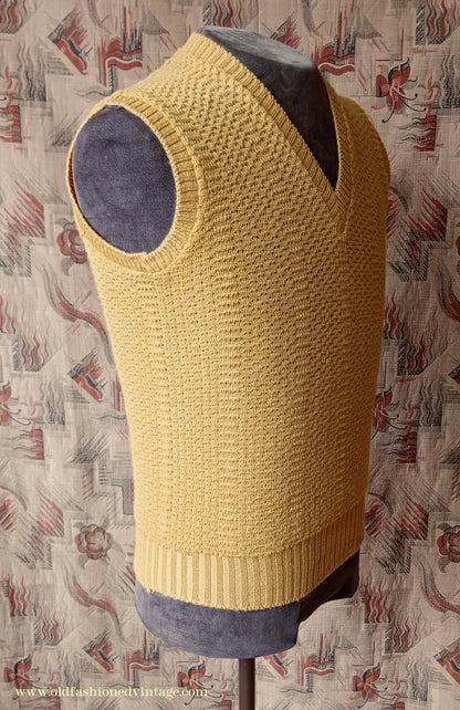 Vintage Mens 1950s Mustard Yellow Slipover Wool Sleeveless Sweater Vest Tank Top Machine Knitted S