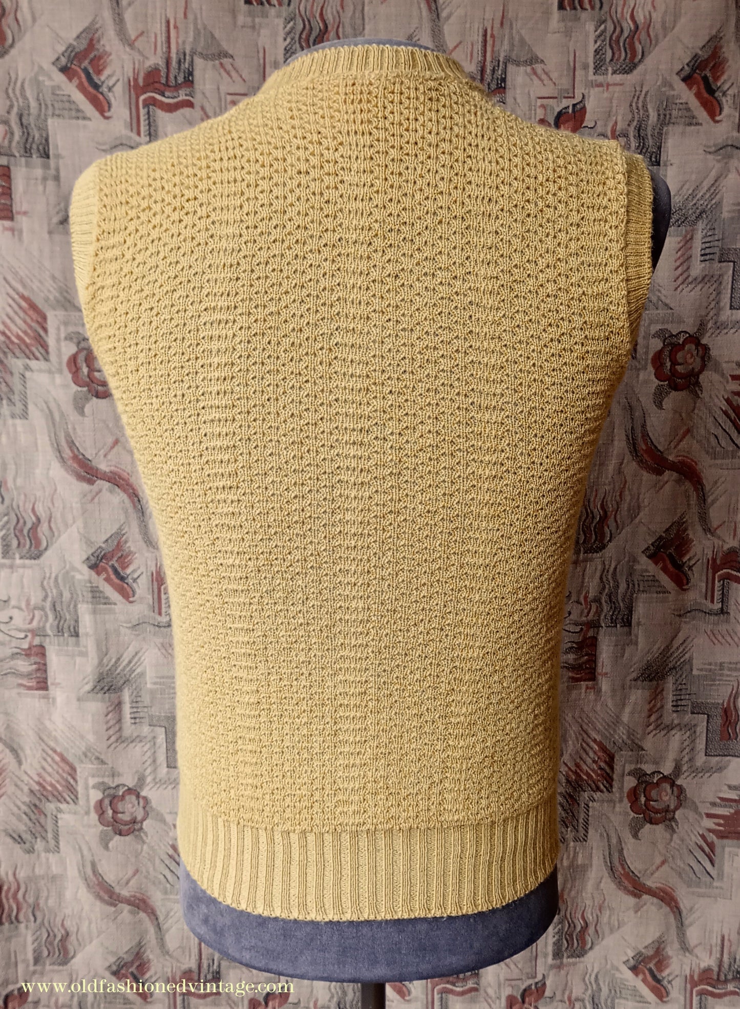 Vintage Mens 1950s Mustard Yellow Slipover Wool Sleeveless Sweater Vest Tank Top Machine Knitted S