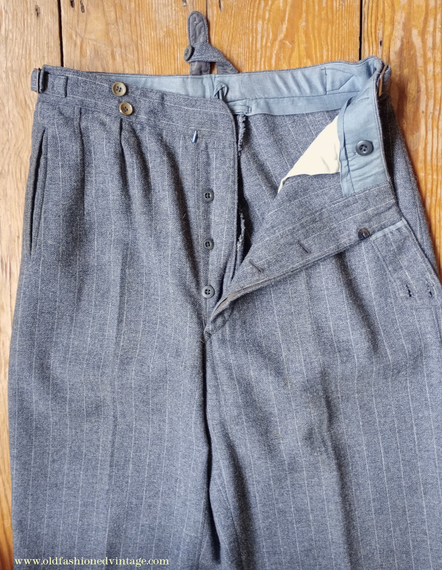 Vintage Mens 1940s Grey Pinstripe Flannel Trousers Pants 30"