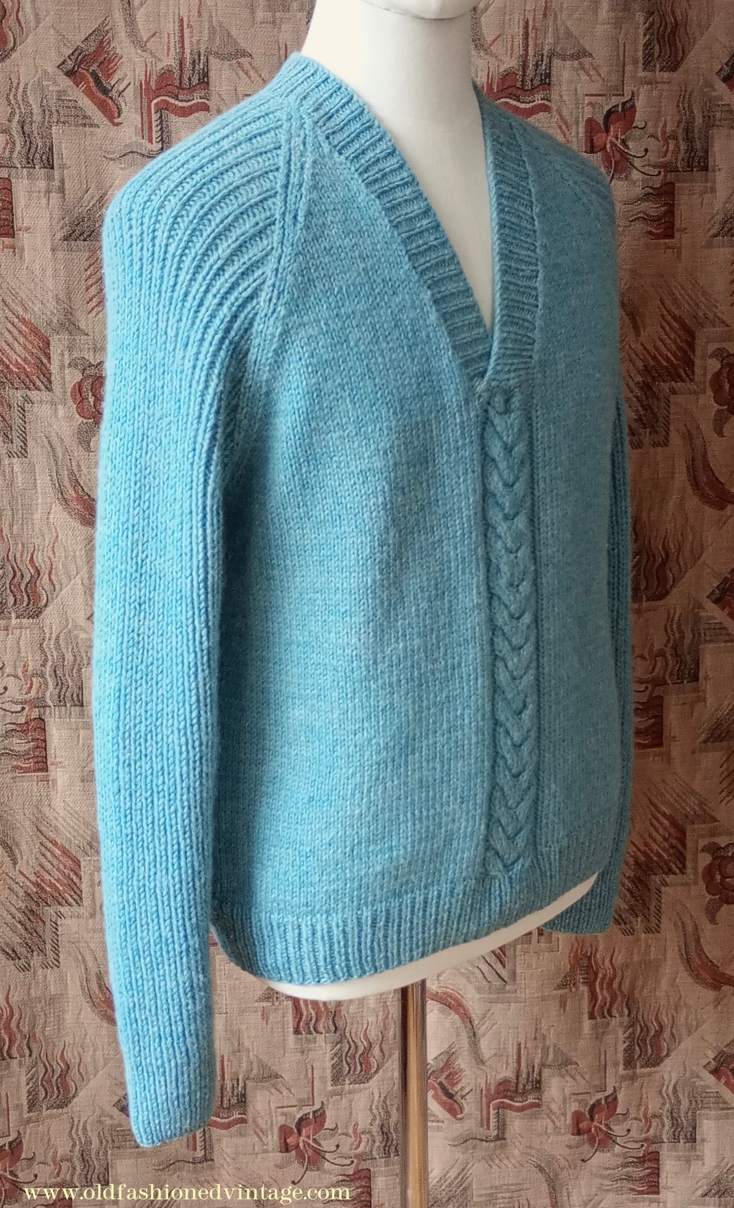 Vintage Mens 1960s Hand Knitted V Neck Jumper Blue Wool Cable Ribbed Raglan Sleeves L