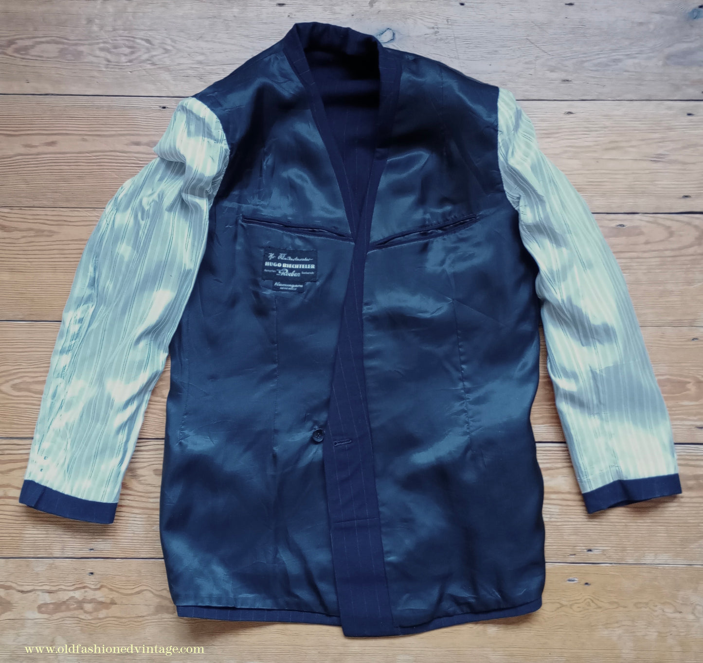 Vintage Mens 1940s 1950s Double Breasted Suit Navy Blue Pinstripe 42"