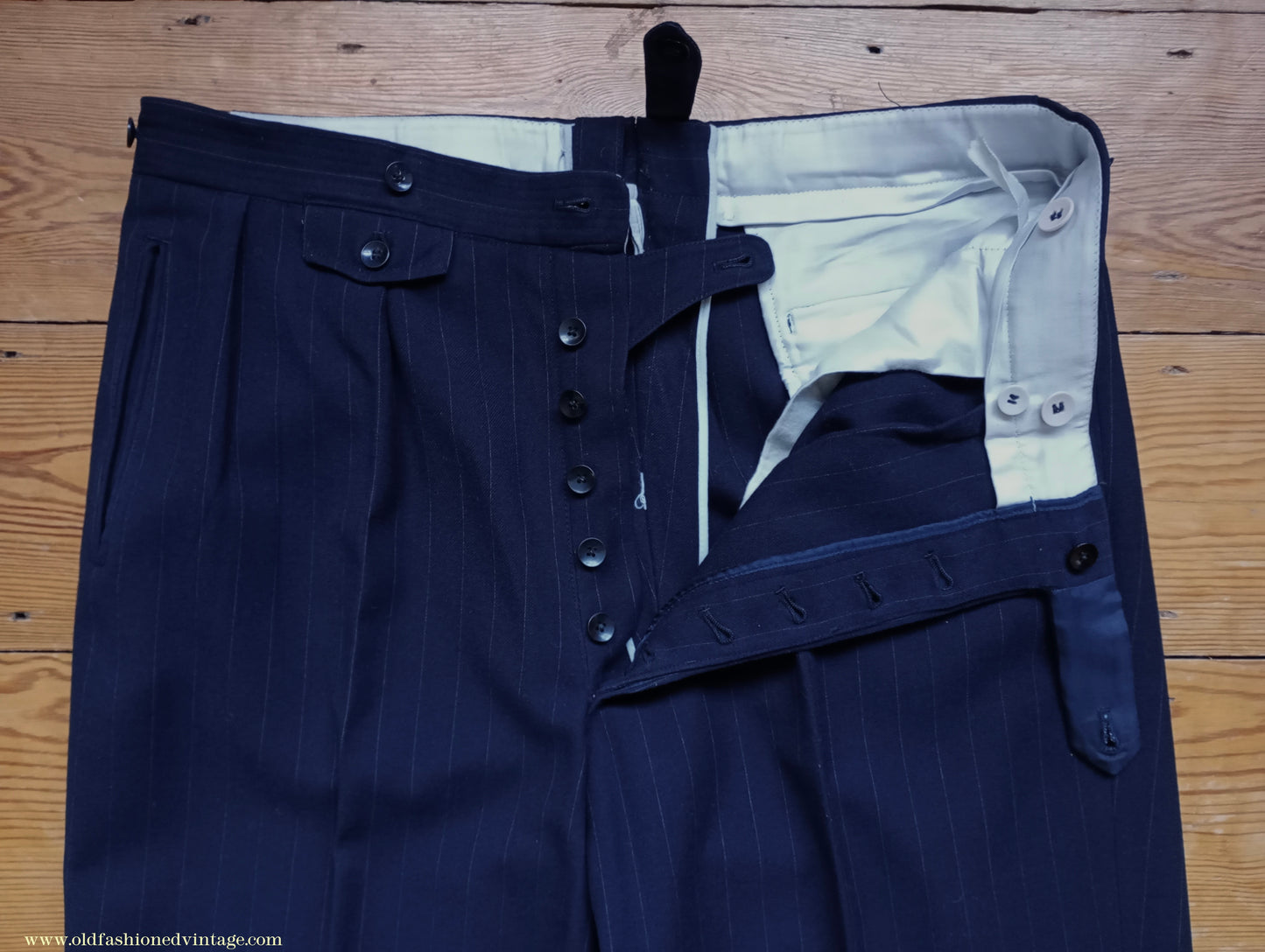 Vintage Mens 1940s 1950s Double Breasted Suit Navy Blue Pinstripe 42"