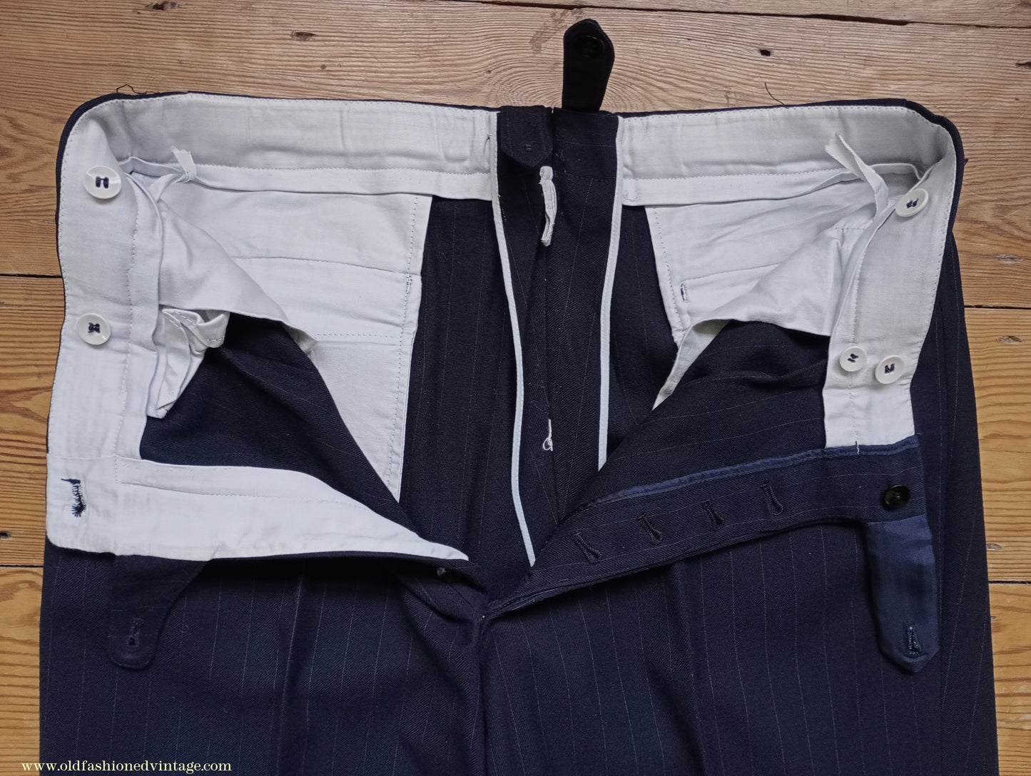 Vintage Mens 1940s 1950s Double Breasted Suit Navy Blue Pinstripe 42"