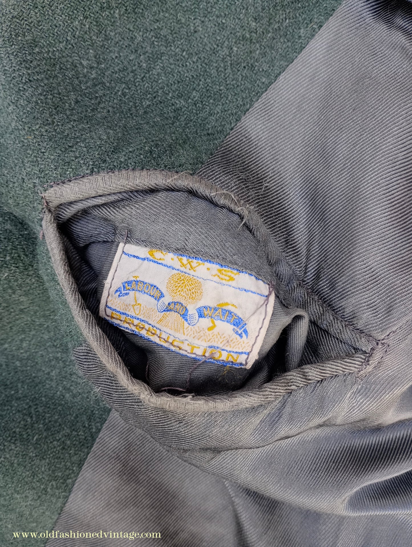 Vintage Mens 1940s CC41 Green Tweed Suit 2 Piece Single Breasted Herringbone Wool 37" 38"