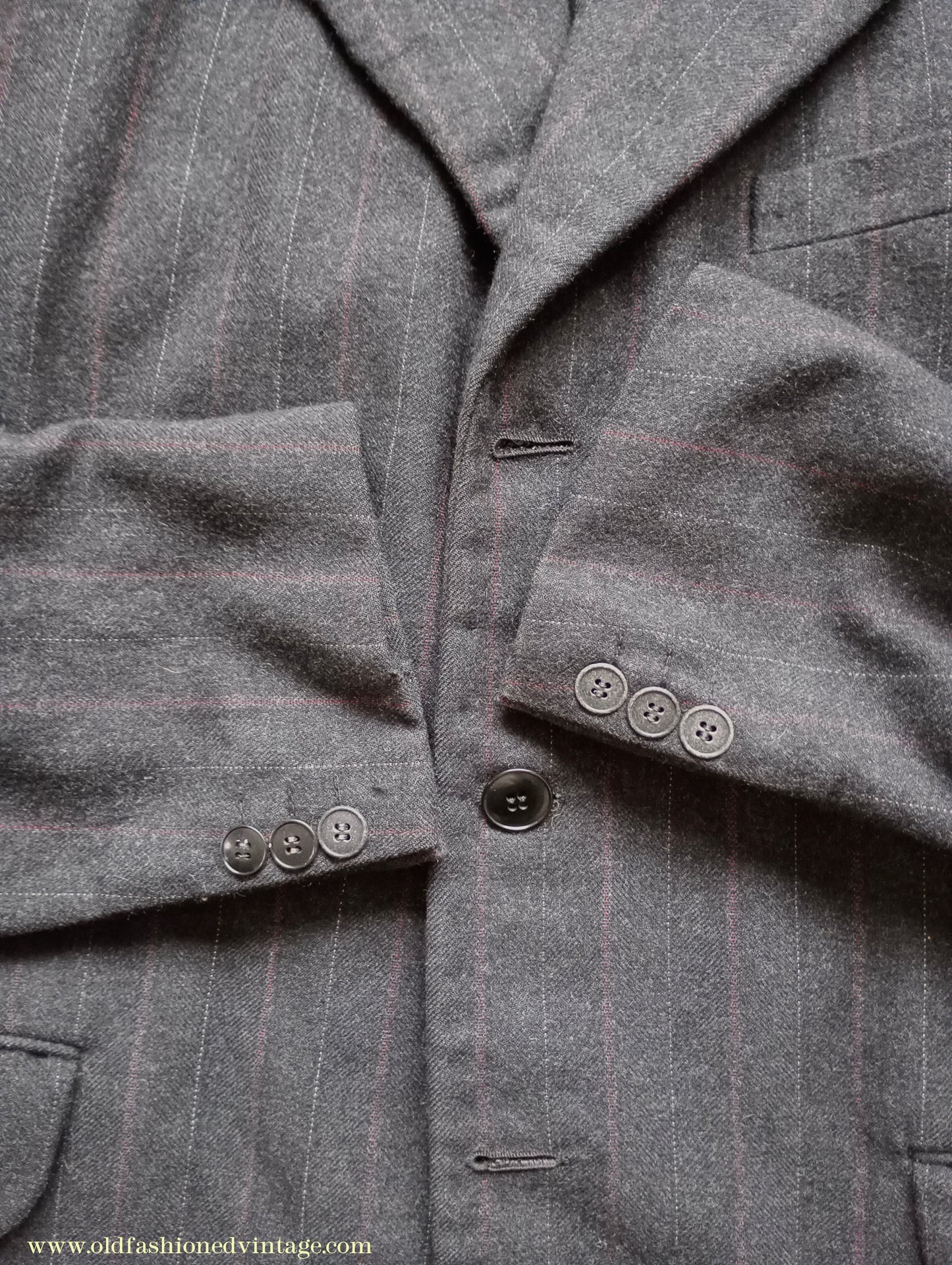 Vintage Mens 1930s French 3 Piece Suit Bespoke Tailored Charcoal Grey Pinstripe Wool 36" Long