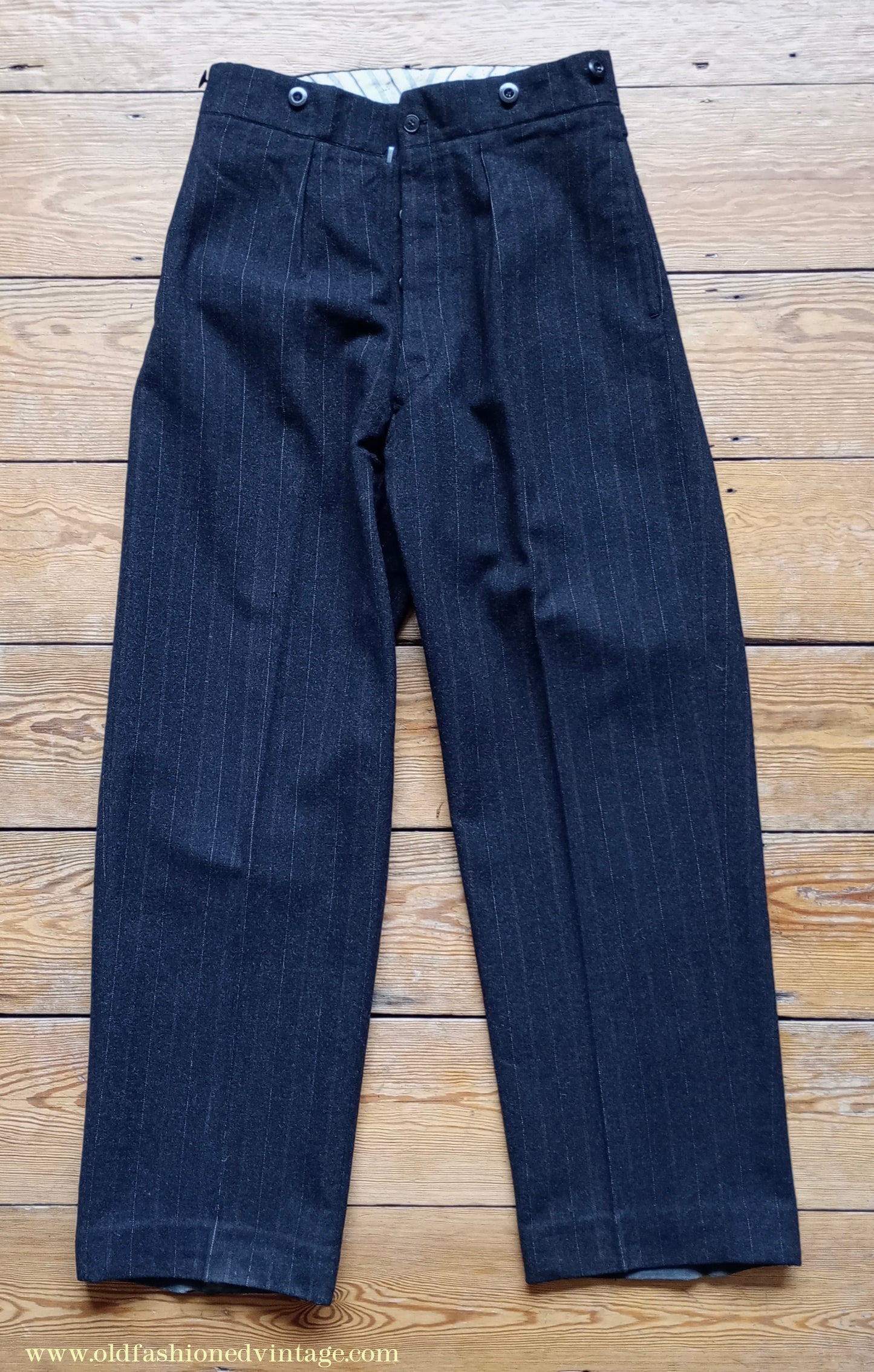Vintage Mens 1930s French 3 Piece Suit Bespoke Tailored Charcoal Grey Pinstripe Wool 36" Long