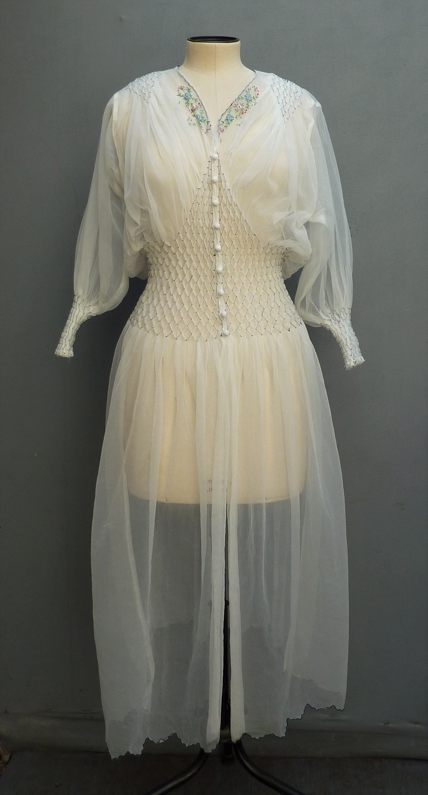 WONDERFUL 1940s Negligee Peignoir Sheer White Boudoir Robe Dressing Gown UK S