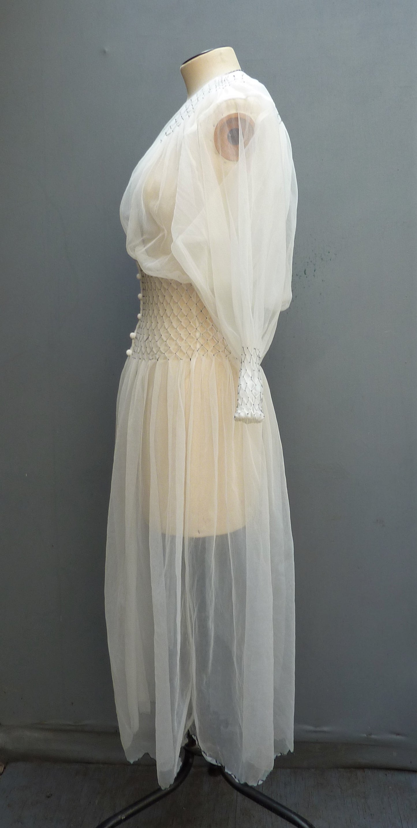 WONDERFUL 1940s Negligee Peignoir Sheer White Boudoir Robe Dressing Gown UK S