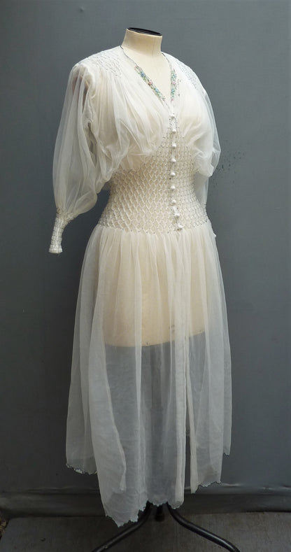 WONDERFUL 1940s Negligee Peignoir Sheer White Boudoir Robe Dressing Gown UK S