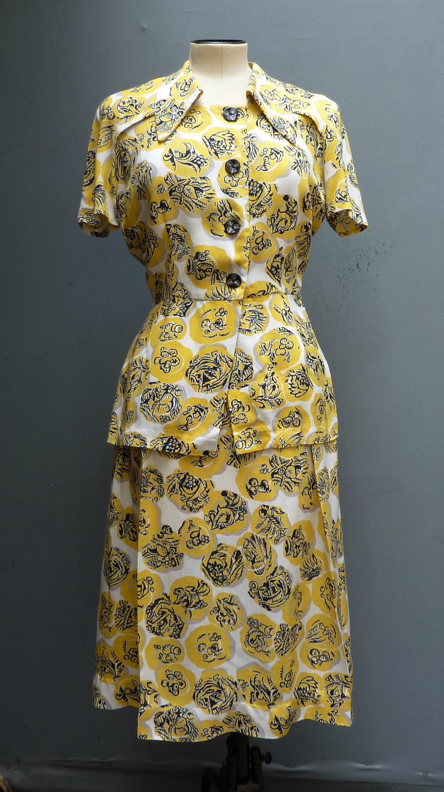 Original Vintage 1940s 2 Piece Top Skirt Bold Yellow Novelty Print UK S