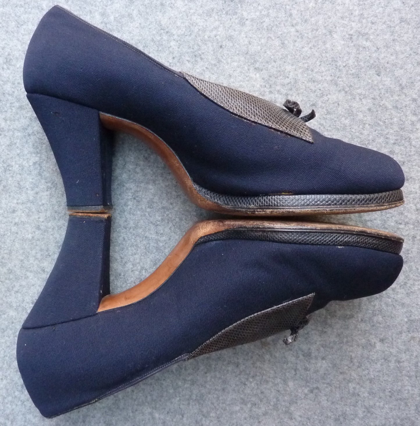 Vintage 1940s Shoes Navy Blue Fabric Platform Sole Heels UK 7