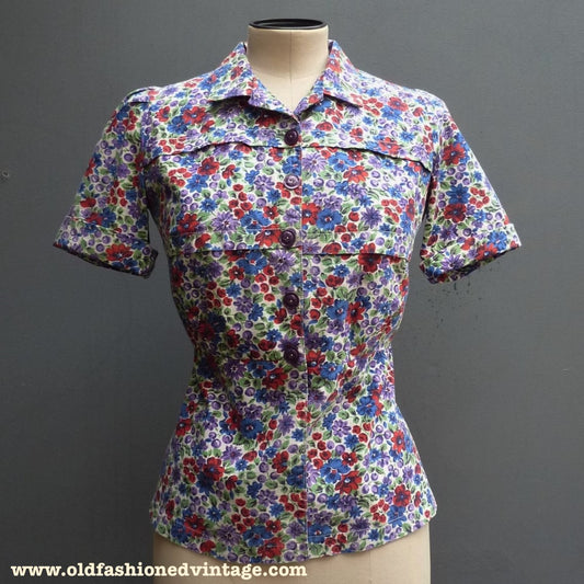 Vintage 1940s Handmade Blouse Floral Novelty Print Cotton Deco Buttons XS