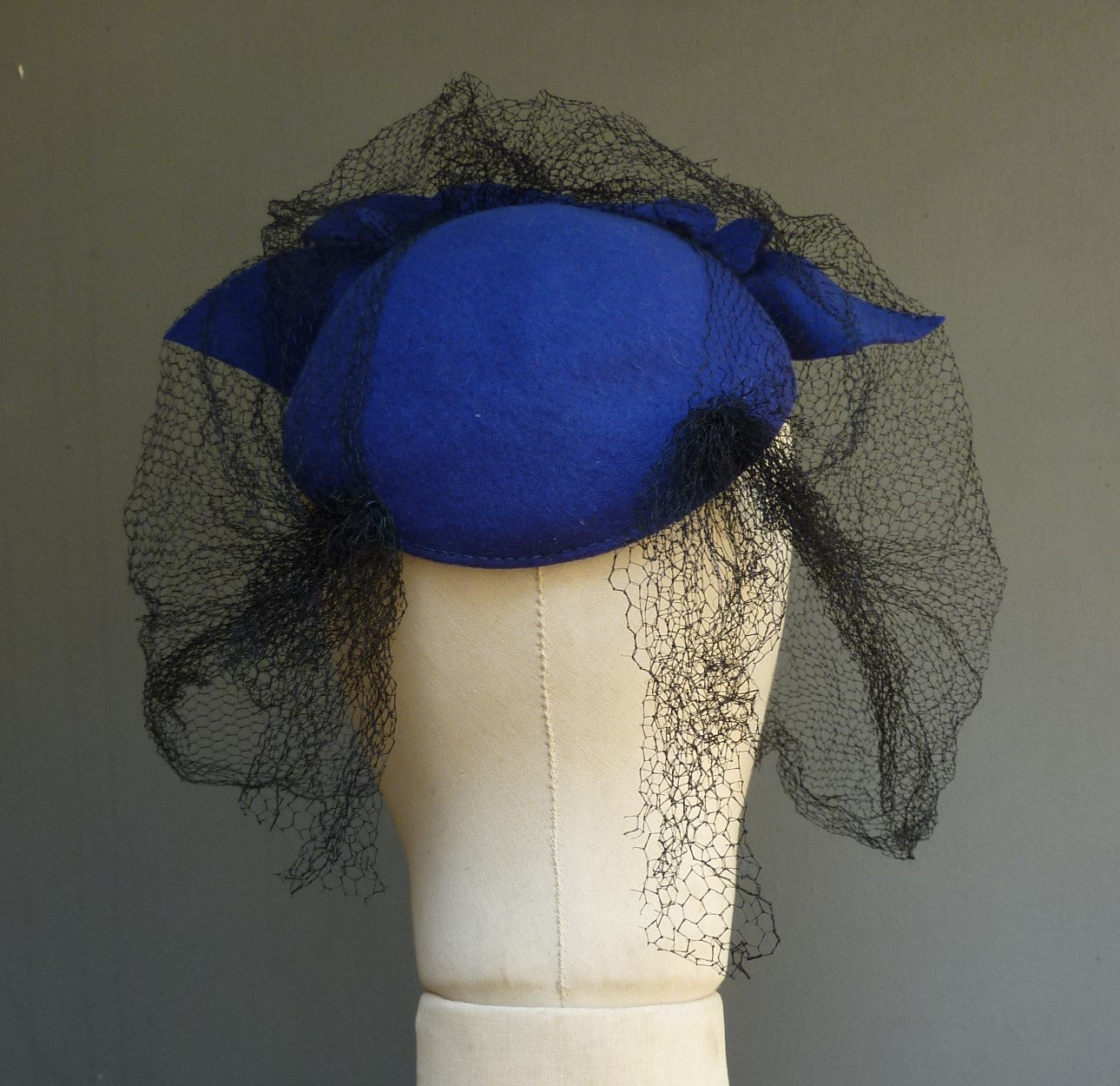 Vintage 1940s Blue Felt Hat Flower Trim Skull Cap With Net