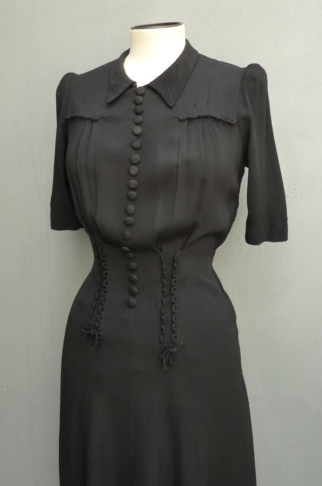 Vintage Original 1940s Dress Black Satin Backed Crepe Rouleau Loops UK XS