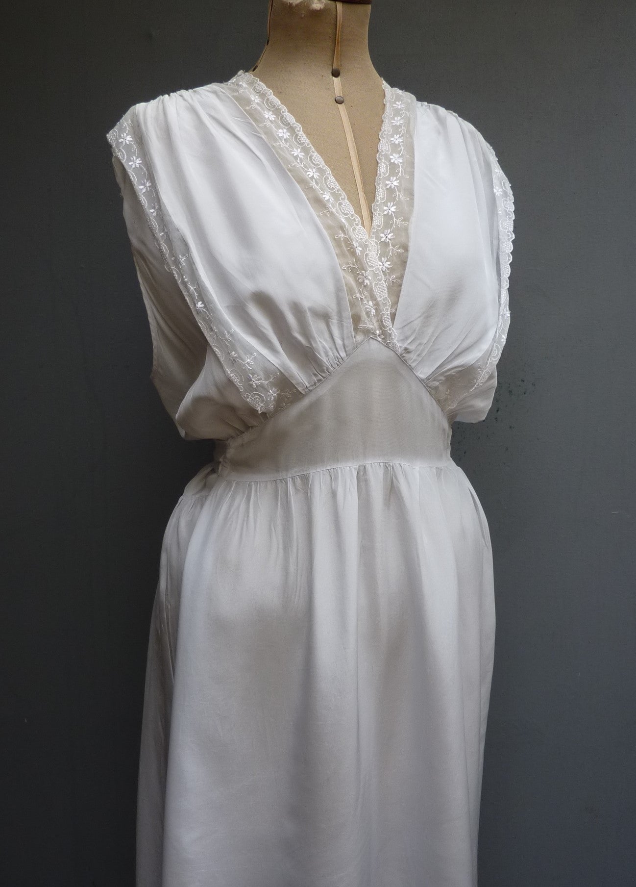 Vintage 1940s Night Dress Pale Blue Rayon Lace Trim Nightie Lingerie Gown UK XL