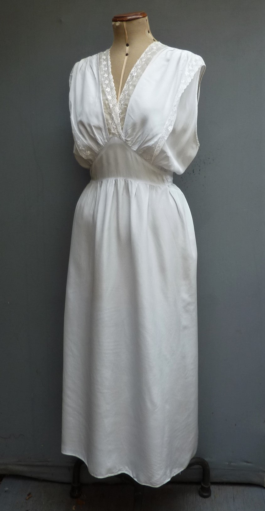 Vintage 1940s Night Dress Pale Blue Rayon Lace Trim Nightie Lingerie Gown UK XL