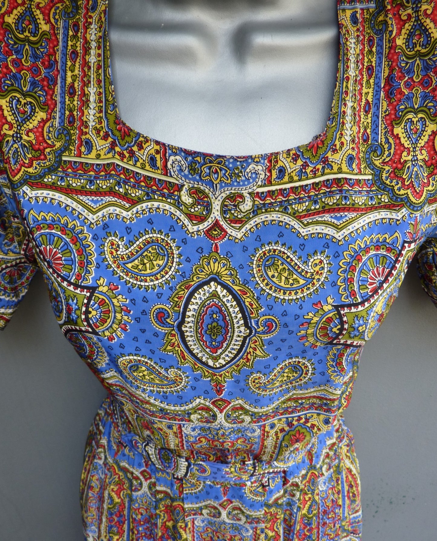 Superb Vintage 1950s Paisley Dress Novelty Printed Jewel Tone Rayon UK XXS/XS