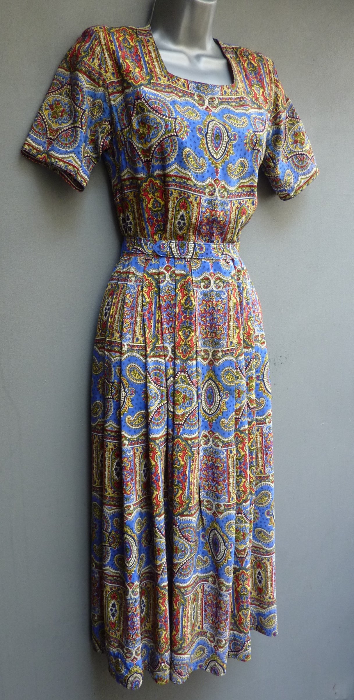 Superb Vintage 1950s Paisley Dress Novelty Printed Jewel Tone Rayon UK XXS/XS