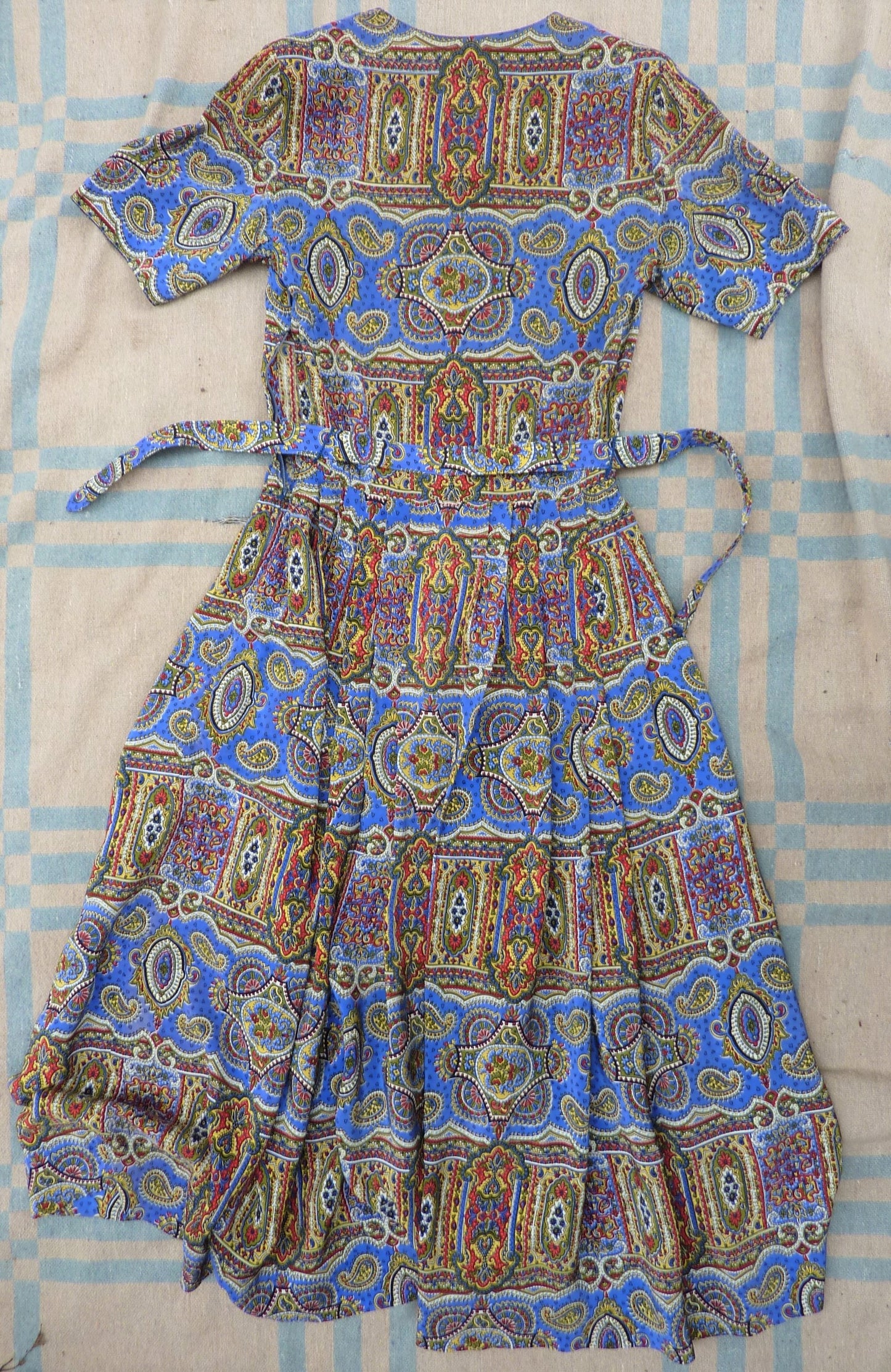 Superb Vintage 1950s Paisley Dress Novelty Printed Jewel Tone Rayon UK XXS/XS