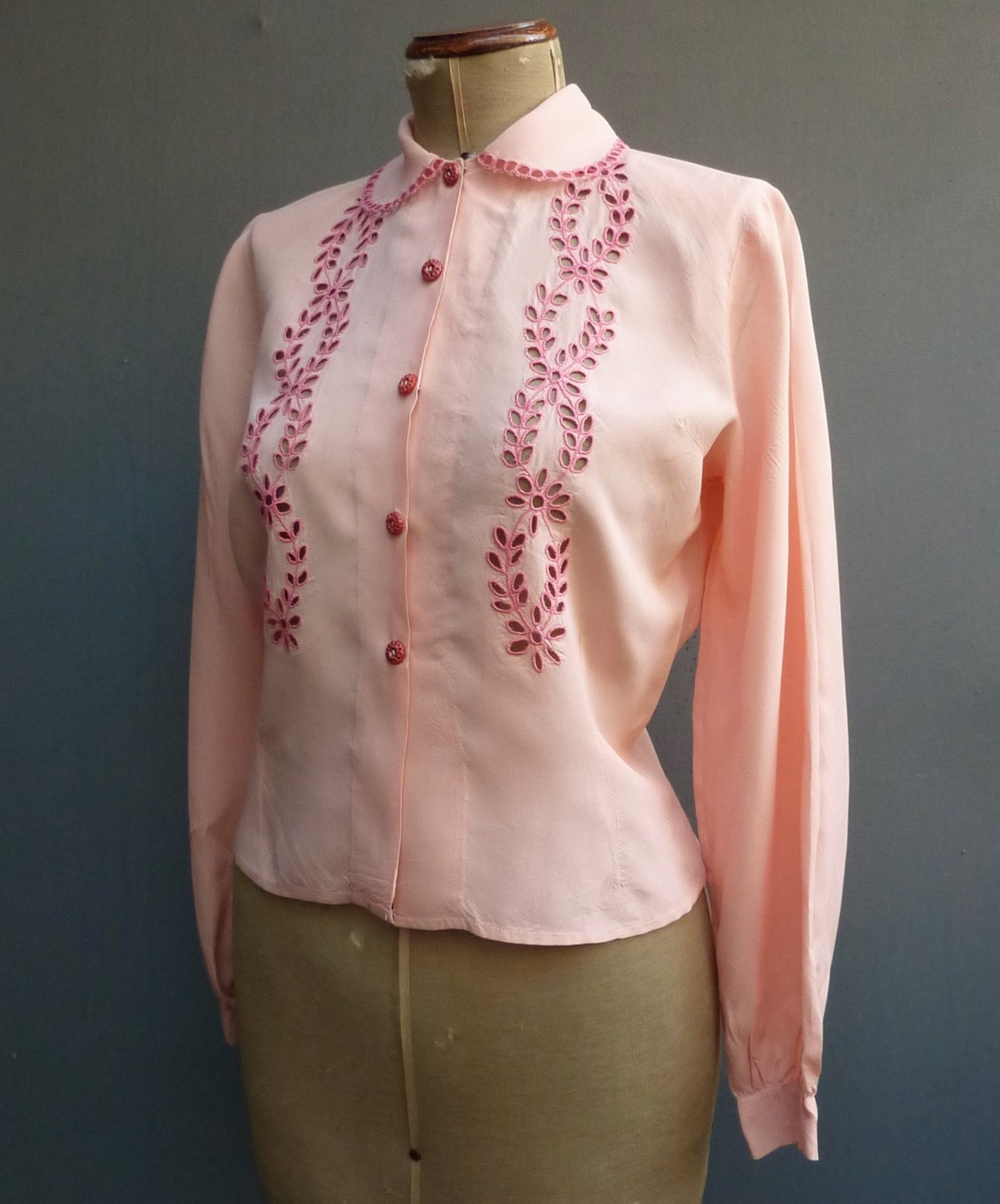 Vintage 1950s Blouse Pink Rayon Long Sleeved Shirt Floral Embroidered UK M