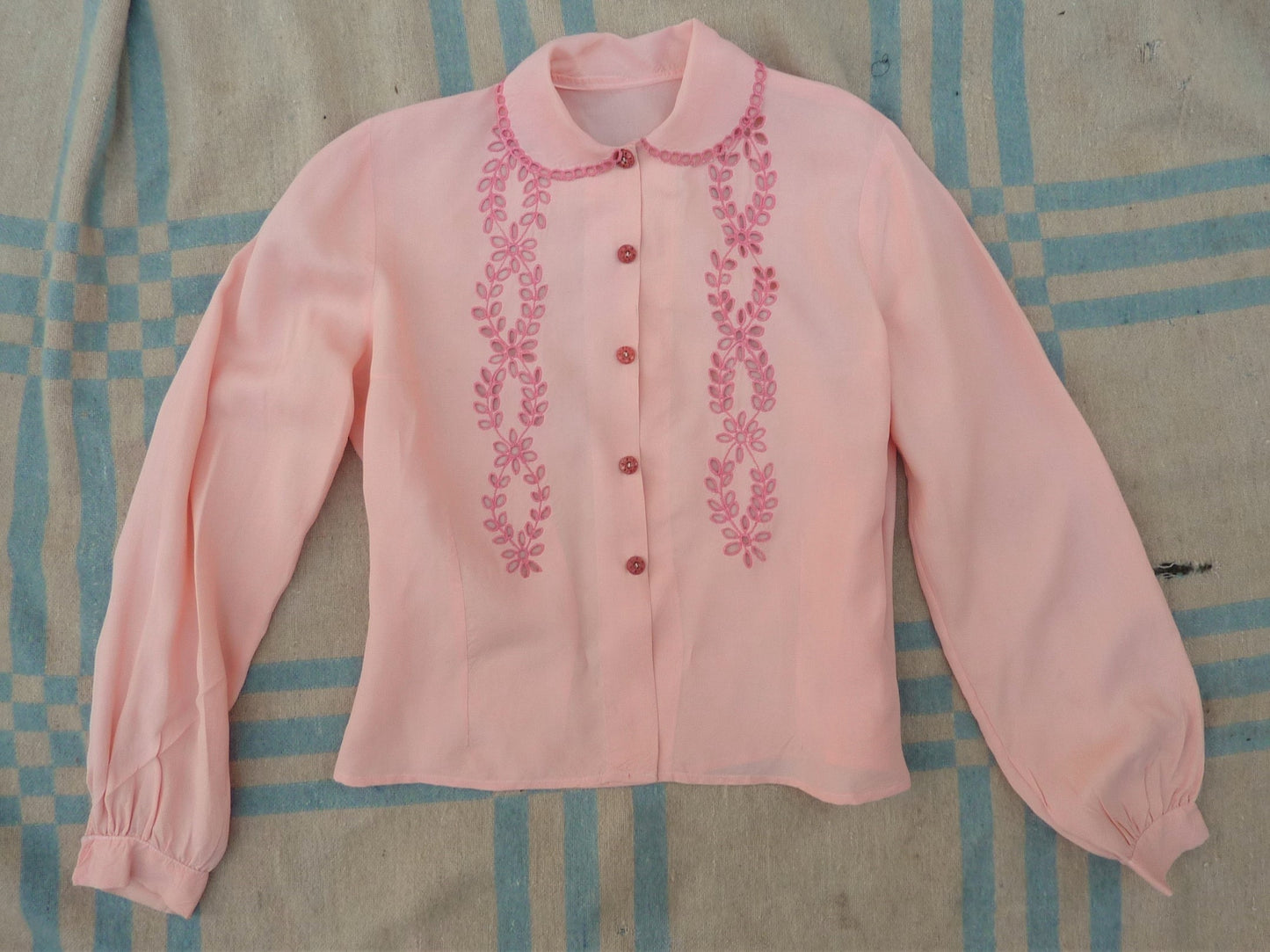 Vintage 1950s Blouse Pink Rayon Long Sleeved Shirt Floral Embroidered UK M