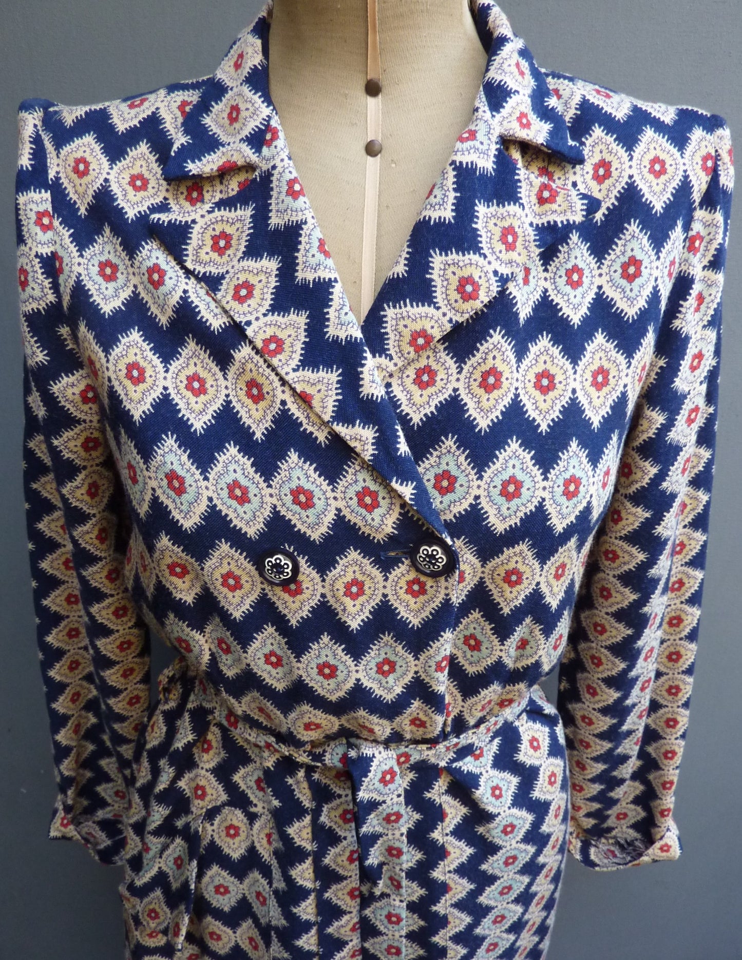 Vintage 1940s Housecoat Dressing Gown Robe Geometric Novelty Print UK S