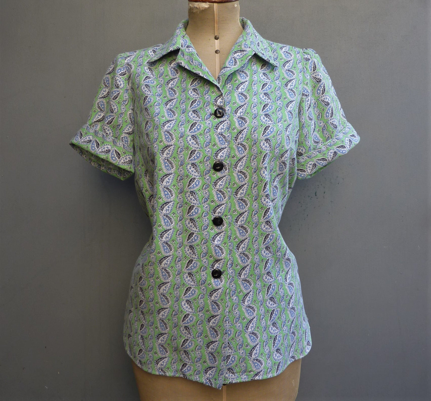 Vintage 1950s Blouse Paisley Print Green Blue Short Sleeved Shirt UK S/M