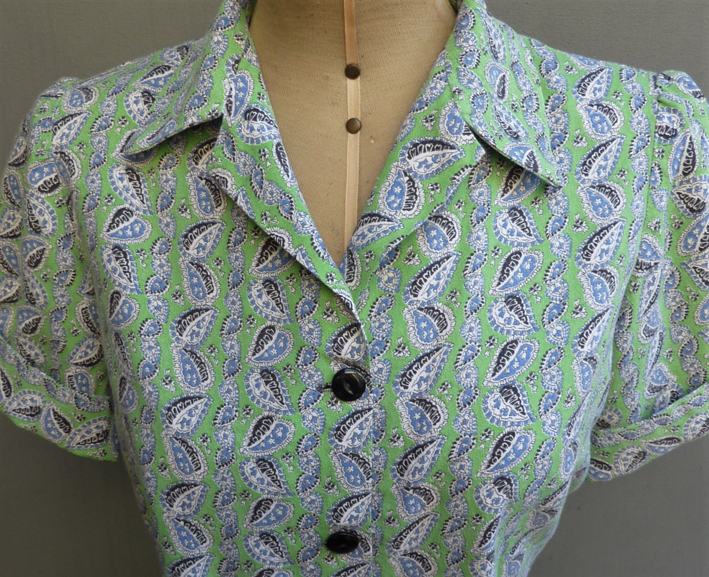 Vintage 1950s Blouse Paisley Print Green Blue Short Sleeved Shirt UK S/M