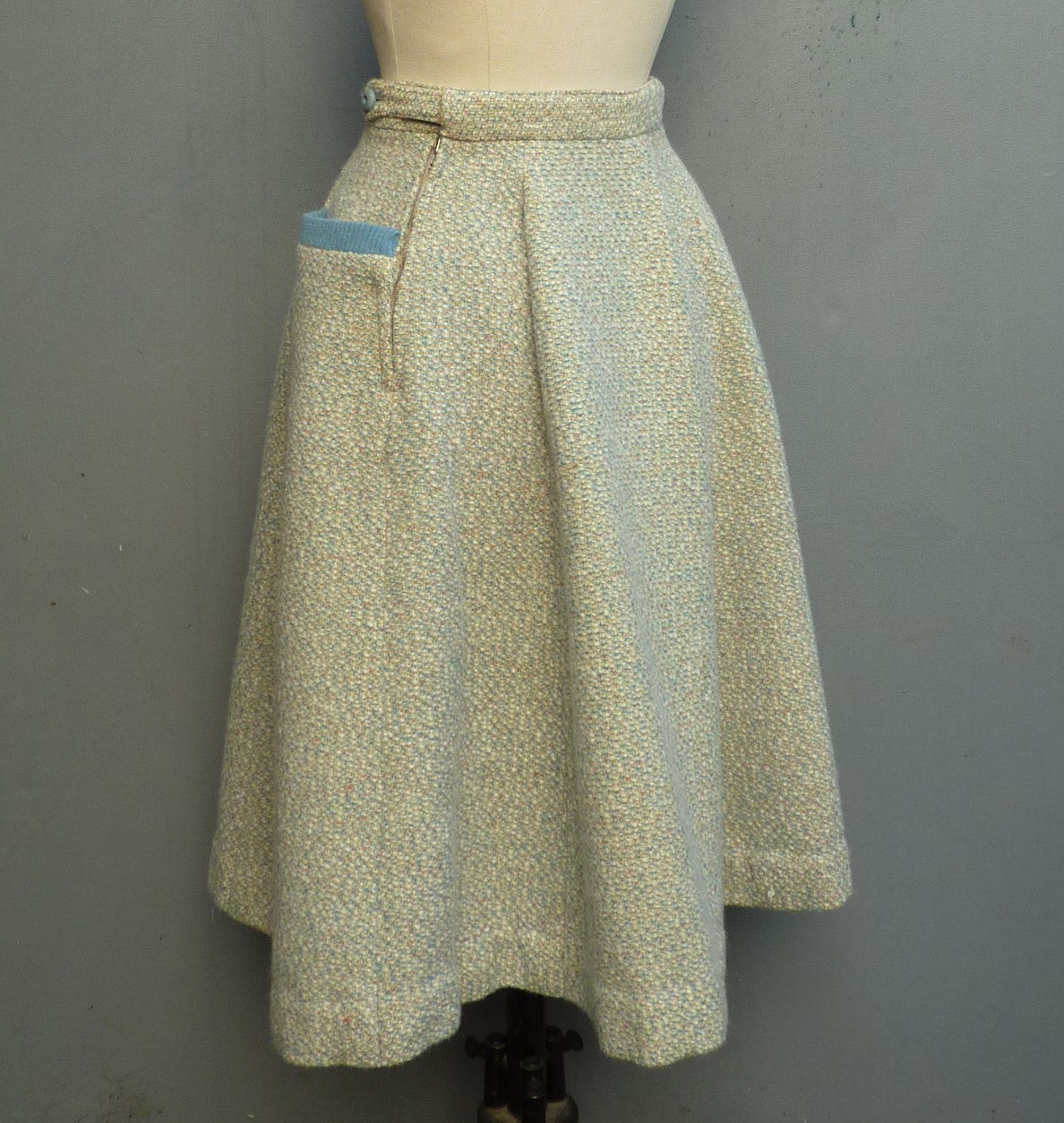 Super Vintage 1950s Skirt Cream Blue Flecked Textured Wool High Waist UK XS