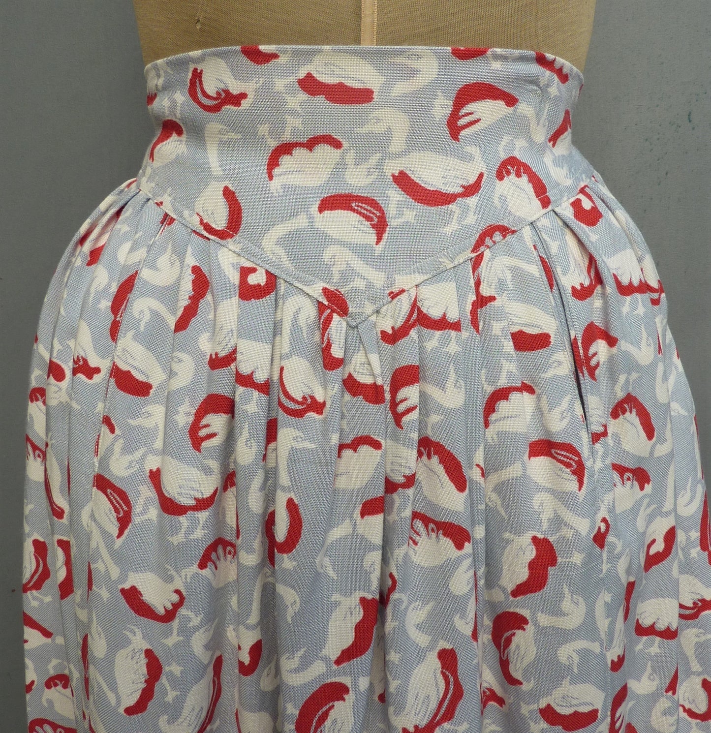 Wonderful Vintage 1940s Skirt Bold Novelty Goose Print Geese Ducks UK XS