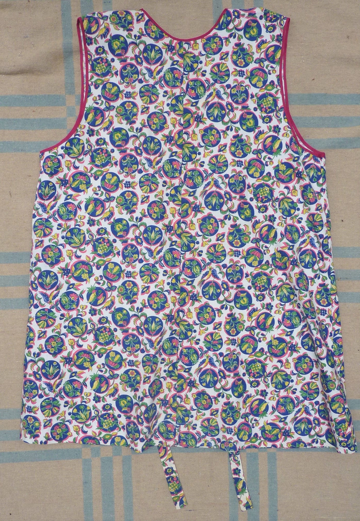 Vintage 1940s Overall Smock Pinafore Full Apron Novelty Print Pinny Sun Dress UK XL