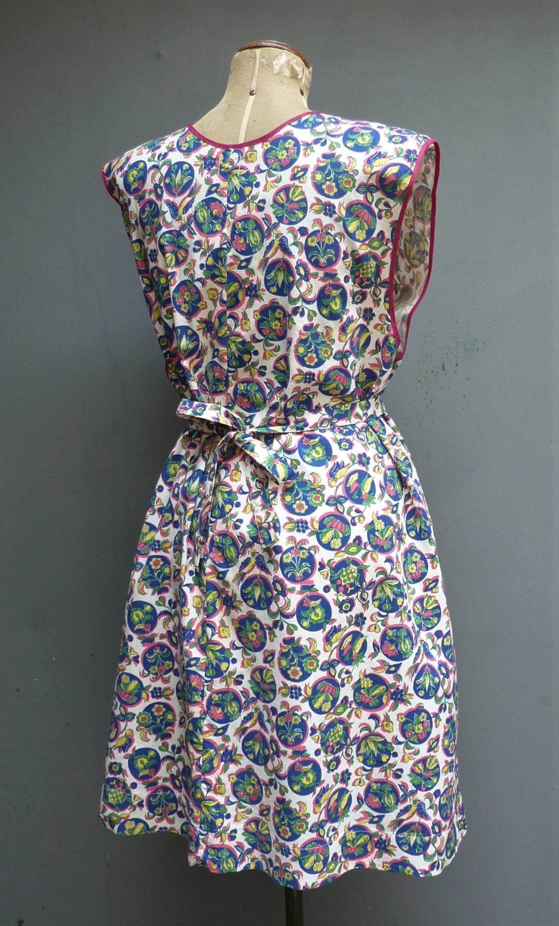 Vintage 1940s Overall Smock Pinafore Full Apron Novelty Print Pinny Sun Dress UK XL